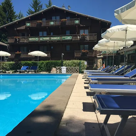 Отель Au Vieux Moulin 3*